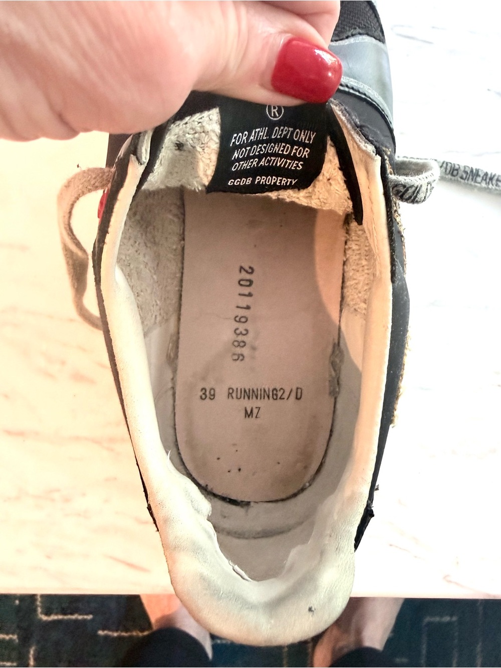 Golden Goose Running Sole size 39 black leather with gold glitter star - Picture 4 of 10